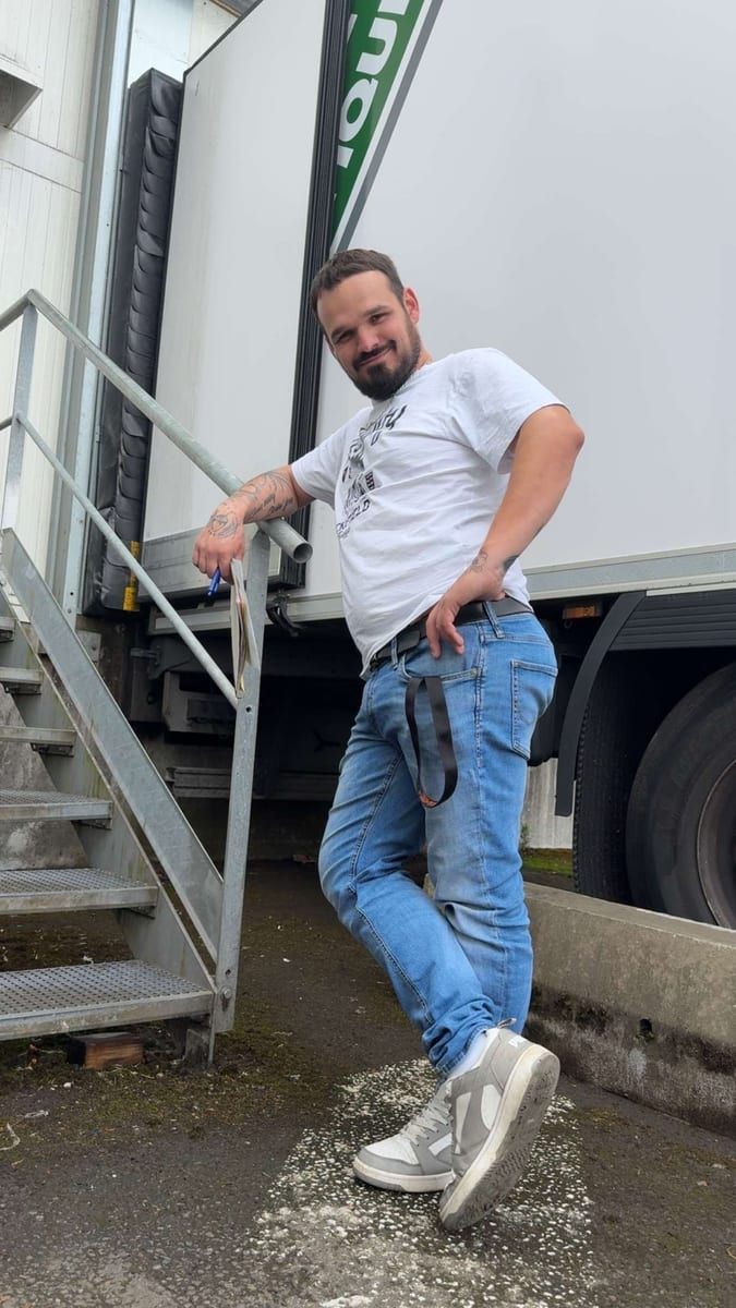 Profil de Illian, 22 ans, Gay mec à Wiesenberg (Nidwald)