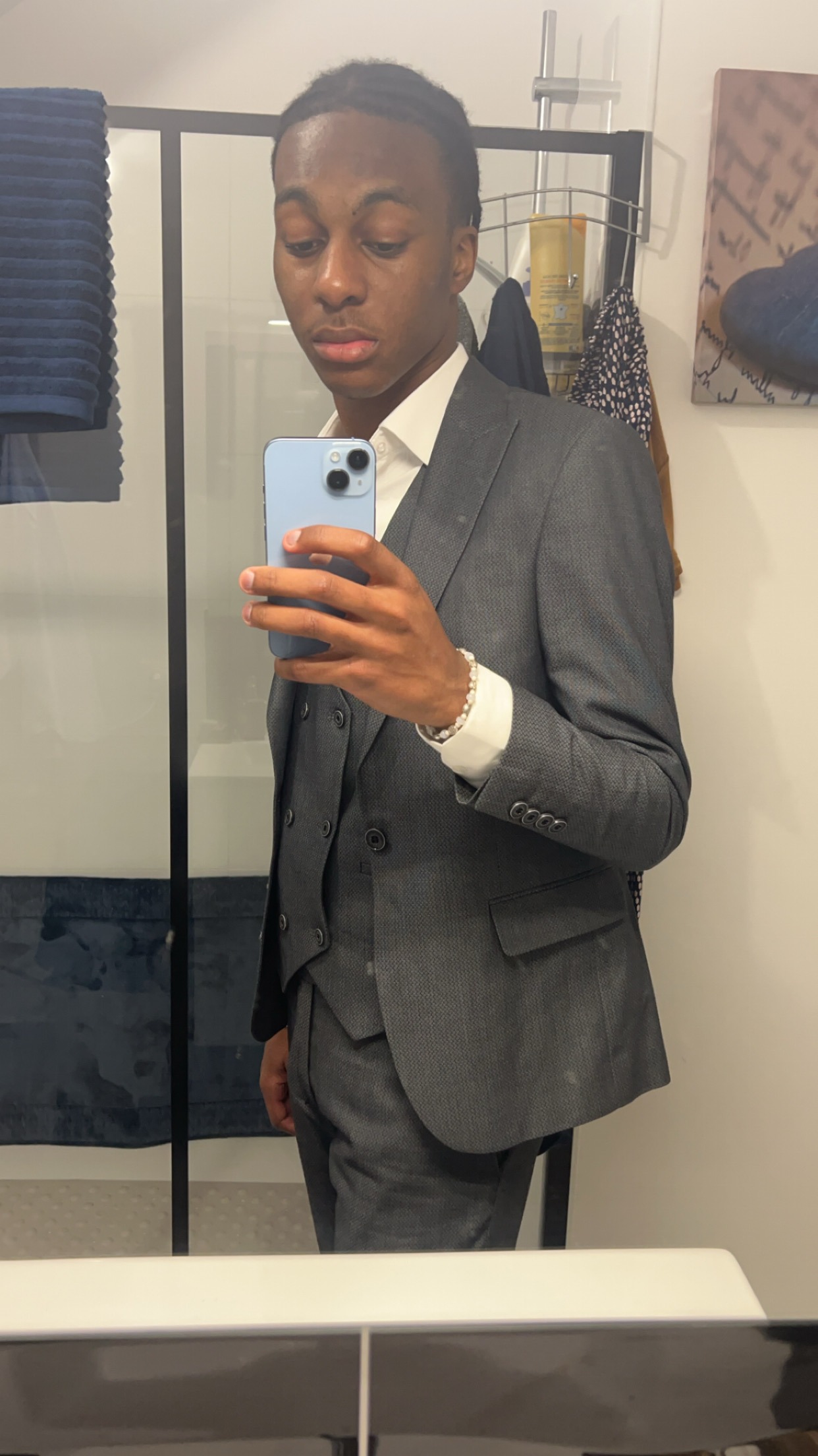 Clermont - Gay mec à Zwillikon Profil de Clermont, 24 ans, Gay mec à Zwillikon (Zurich)