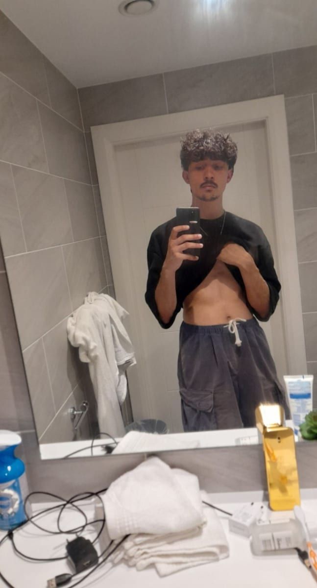 Profil de Mehdine, 22 ans, Gay mec à Payerne (Vaud)