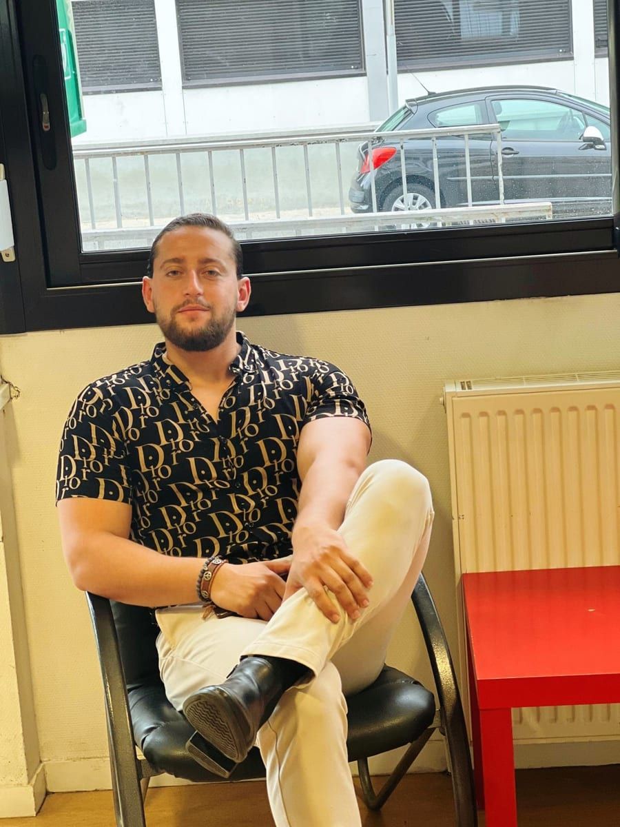 Maho - Gay mec à Scheid Profil de Maho, 29 ans, Gay mec à Scheid (Grisons)