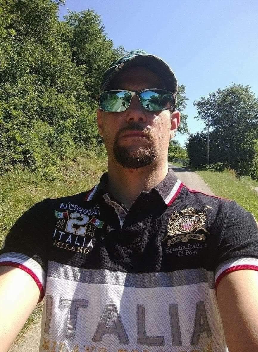 Eloim - Gay mec à Scheid Profil de Eloim, 28 ans, Gay mec à Scheid (Grisons)