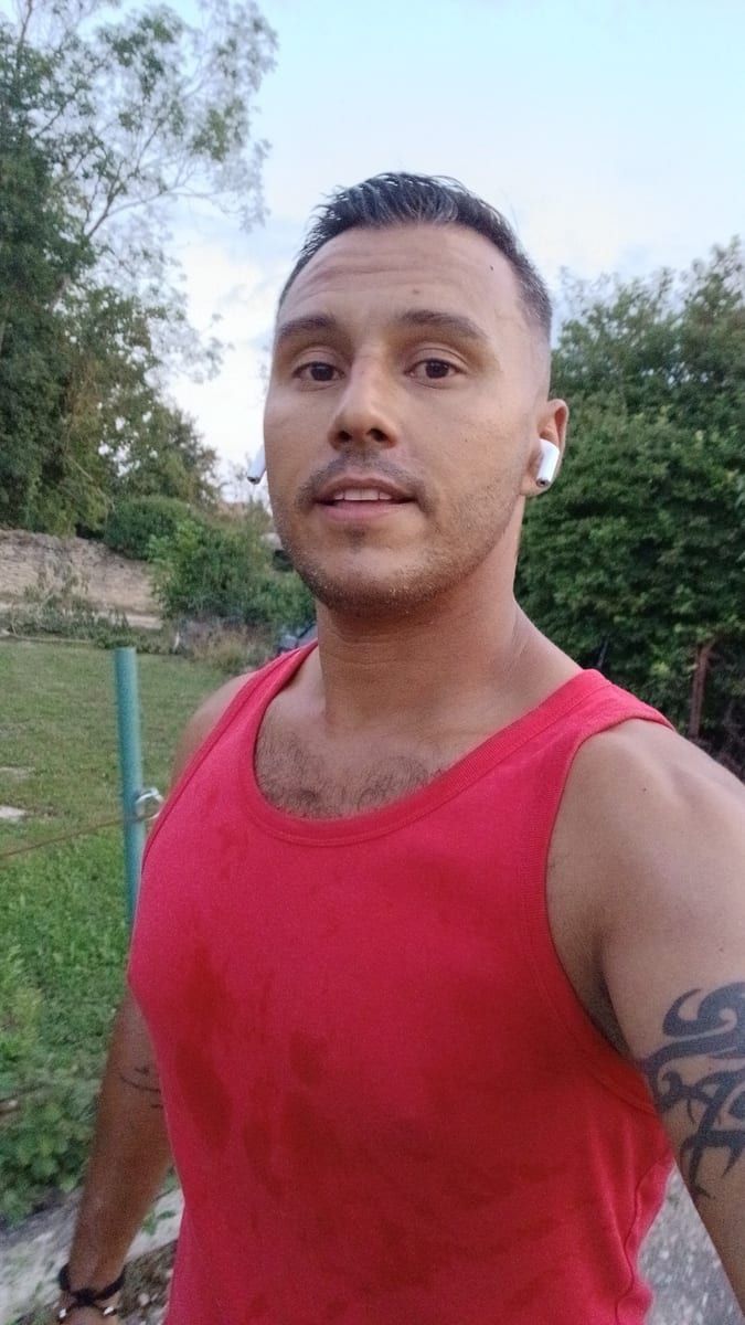 Shani - Gay mec à Passugg Profil de Shani, 36 ans, Gay mec à Passugg (Grisons)