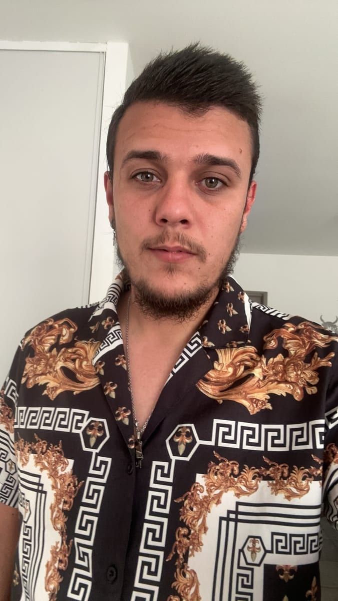 Profil de Ronald, 24 ans, Gay mec à Zeneggen (Valais)