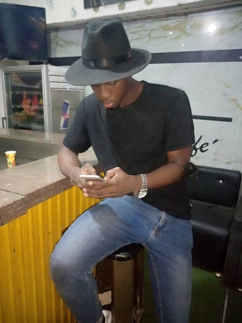 Profil de Jean-adrien, 41 ans, Gay mec à Vessy (Genève)