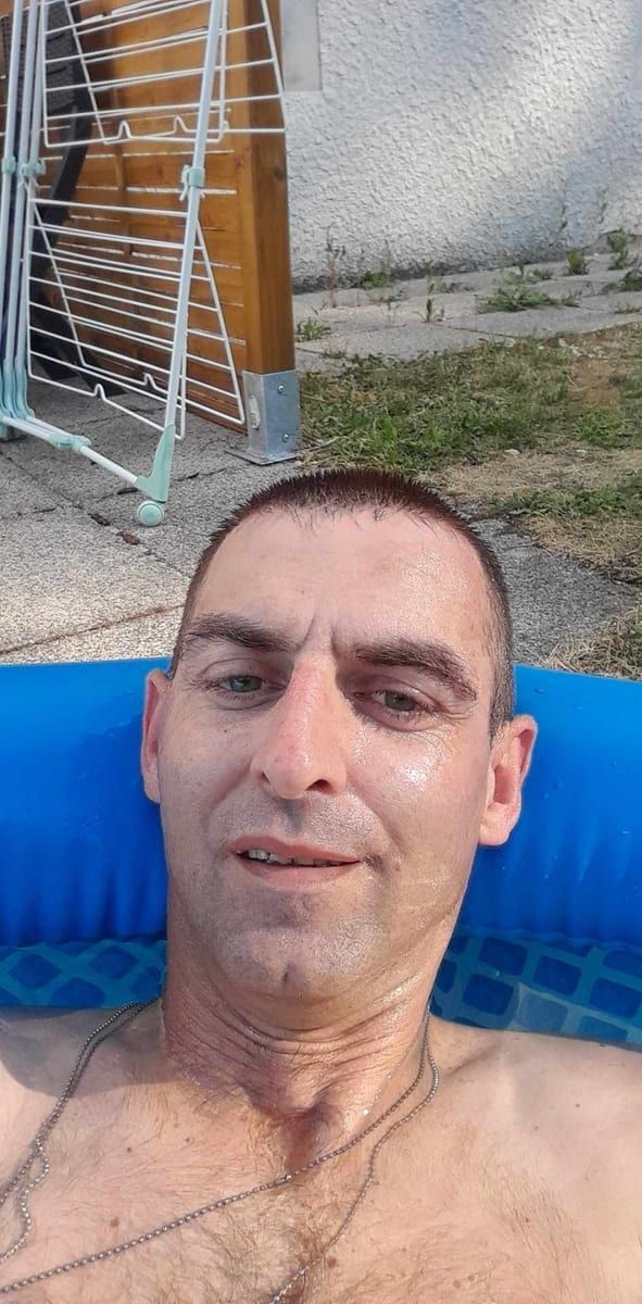 Profil de Michel-henri, 31 ans, Gay mec à Urnerboden (Uri)