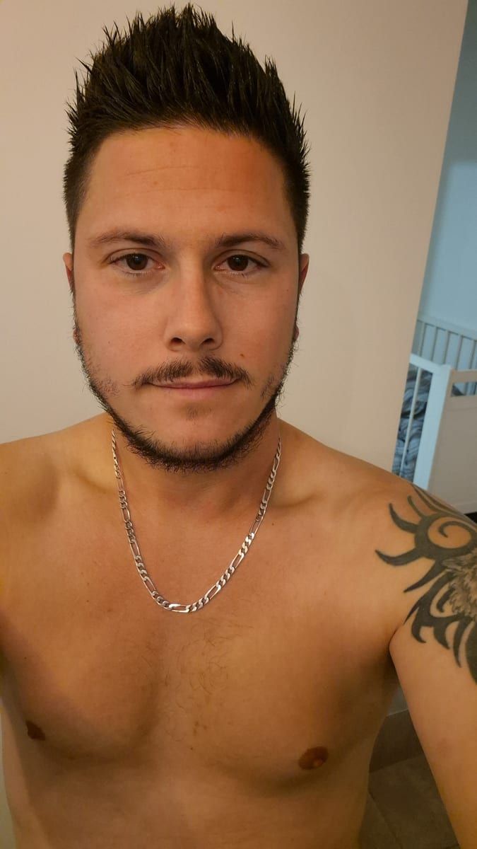 Omael - Gay mec à Zwischenflüh Profil de Omael, 27 ans, Gay mec à Zwischenflüh (Berne)